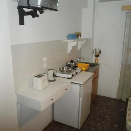 Agios Stefanos Studios & Apartmán *