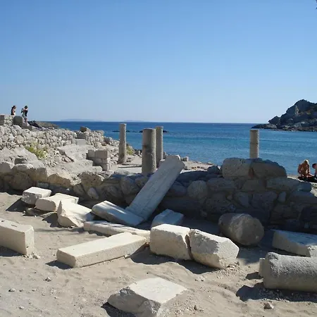 Agios Stefanos & Kéfalos